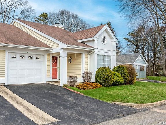 3rd image of 16 Huntington Court