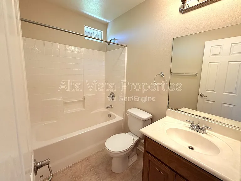 1349 Isabella Way — Photo 19