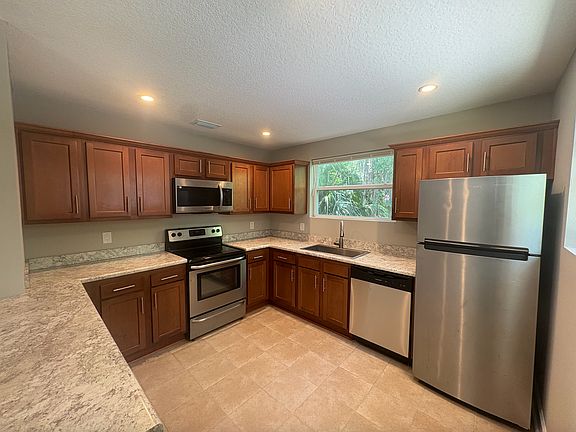 4th image of 1516 Hickman Rd