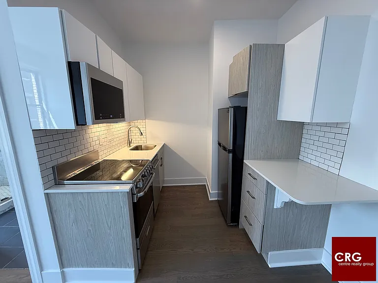 11 Queensberry St #32L — Photo 2