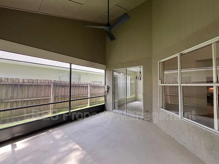 1605 Slash Pine Pl — Photo 12