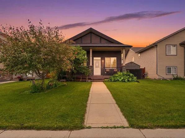 104 E Oak Dr, Red Deer, AB T4P 0C8
