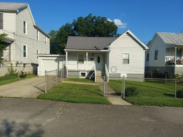 424 Edgewater Ave, Irvine, KY 40336