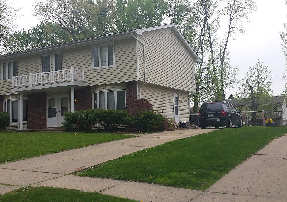 3 BR Duplex, Johnston Schools