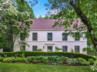 28 Lawrence Farms Crossway, Chappaqua, NY 10514
