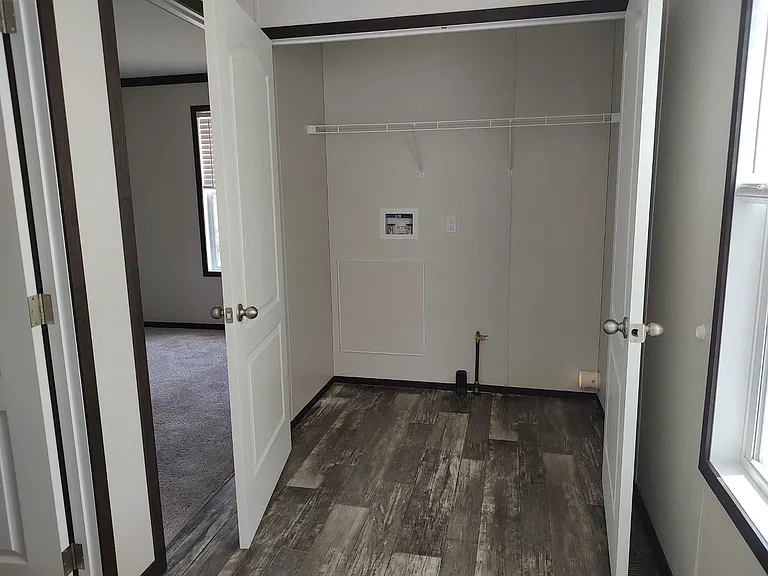 Avon Lakes Estates — Photo 14