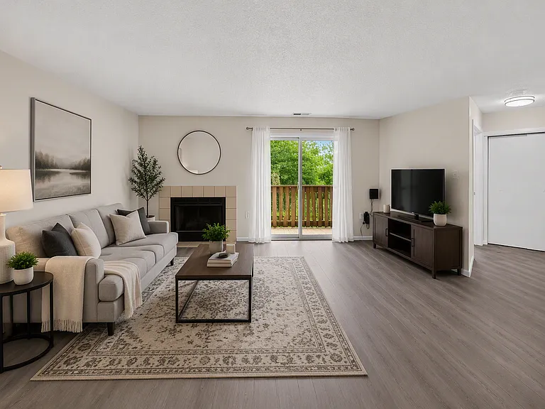 1222 Ravens Crest Dr — Photo 2