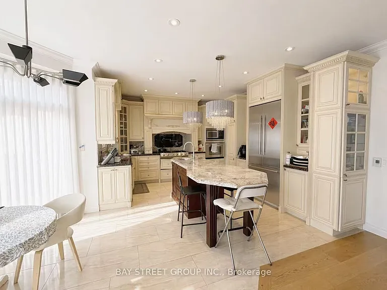 42 Fouracre Way #UPPER LEVEL — Photo 13