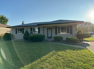 35589 Shell Dr, Sterling Heights, MI 48310