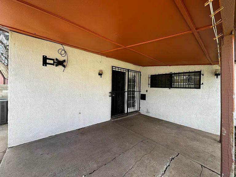 908 Faye Pl NE — Photo 17