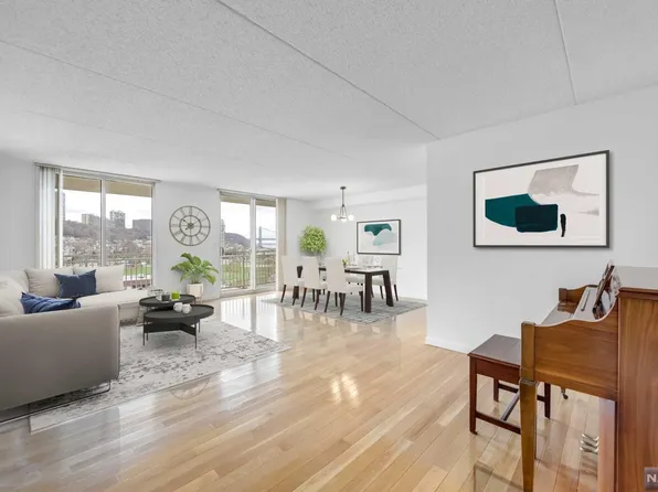 1077 River Rd APT 812, Edgewater, NJ 07020