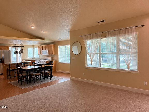 5th image of 61367 Woodbury Ln