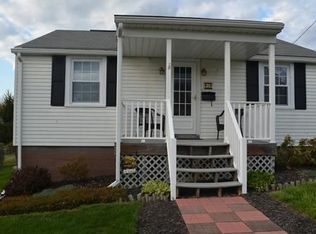 3 Penn St, Mount Pleasant, PA 15666