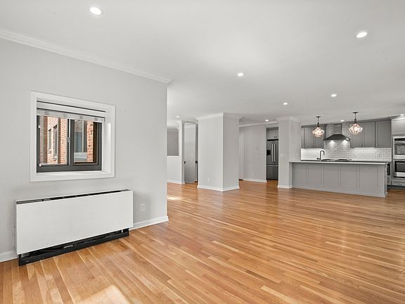 3rd image of 11 Lafayette Ct APT 1D