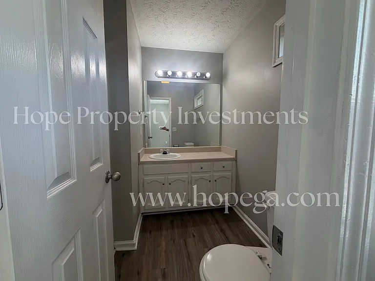 5 E Newnan Rd — Photo 15