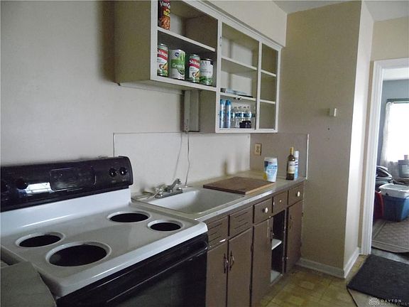5th image of 106 S Sperling Ave