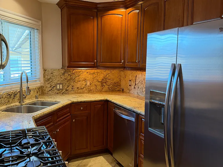 Bright, well-appointed kitchen.