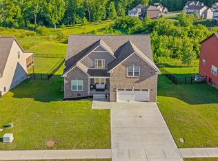 517 Cresthaven Ln, Clarksville, TN 37043