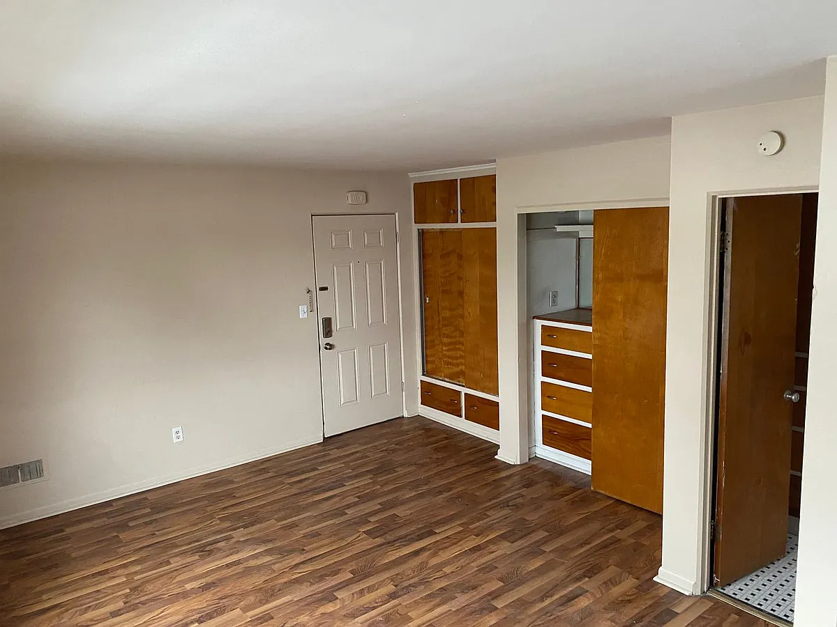 Building Photo - 4215 Glenwood