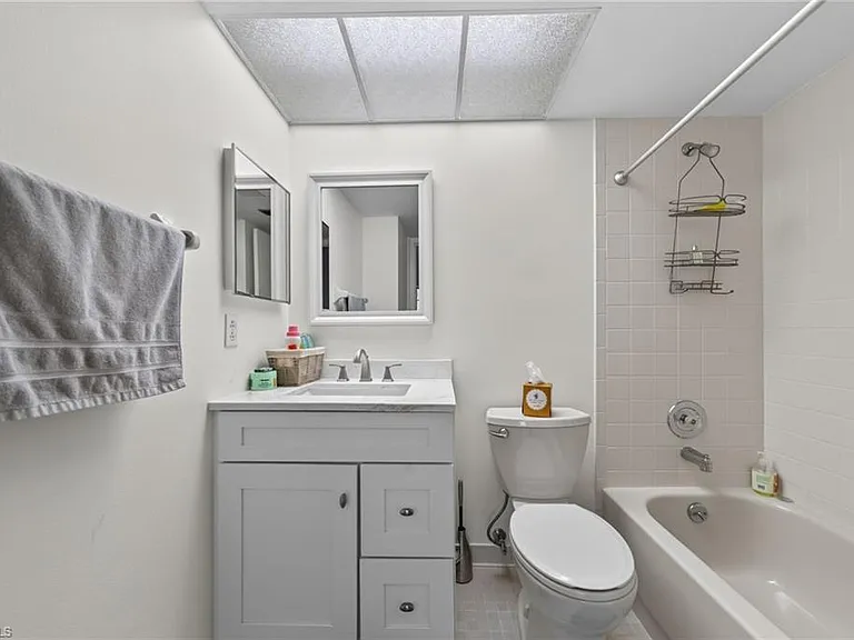 823 Meadowland Dr #D — Photo 17