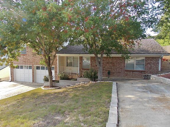 2nd image of 1502 Carol Ann Dr