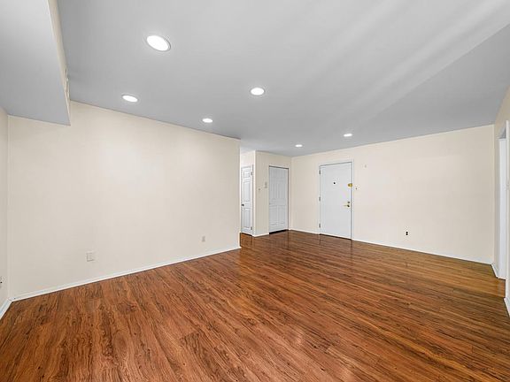 5th image of 7 Rockford Rd APT E2