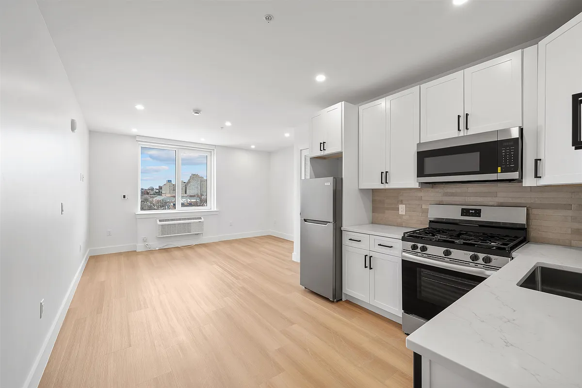 Building Photo - 337 Johnston Ave #604