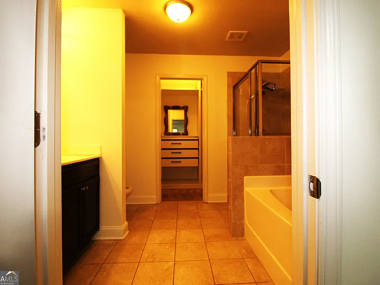 726 Garbrooke Dr — Photo 11