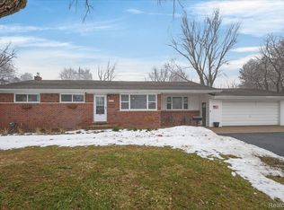 6521 Northview Dr, Clarkston, MI 48346