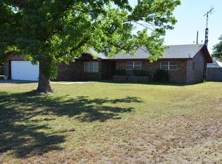 1419 Noble Dr, Nazareth, TX 79063