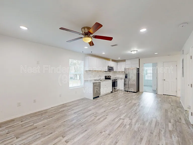 2220 Flesher Ave — Photo 2