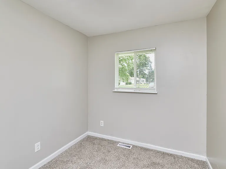 1915 Curtis Ct — Photo 14