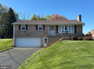 4447 Walters Hatchery Rd, Spring Grove, PA 17362