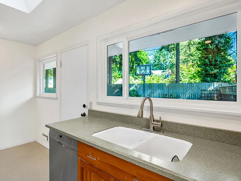 9140 NE 21st Pl — Photo 13
