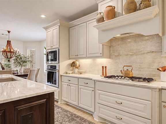 5th image of 8902 Cresting Ridge Dr