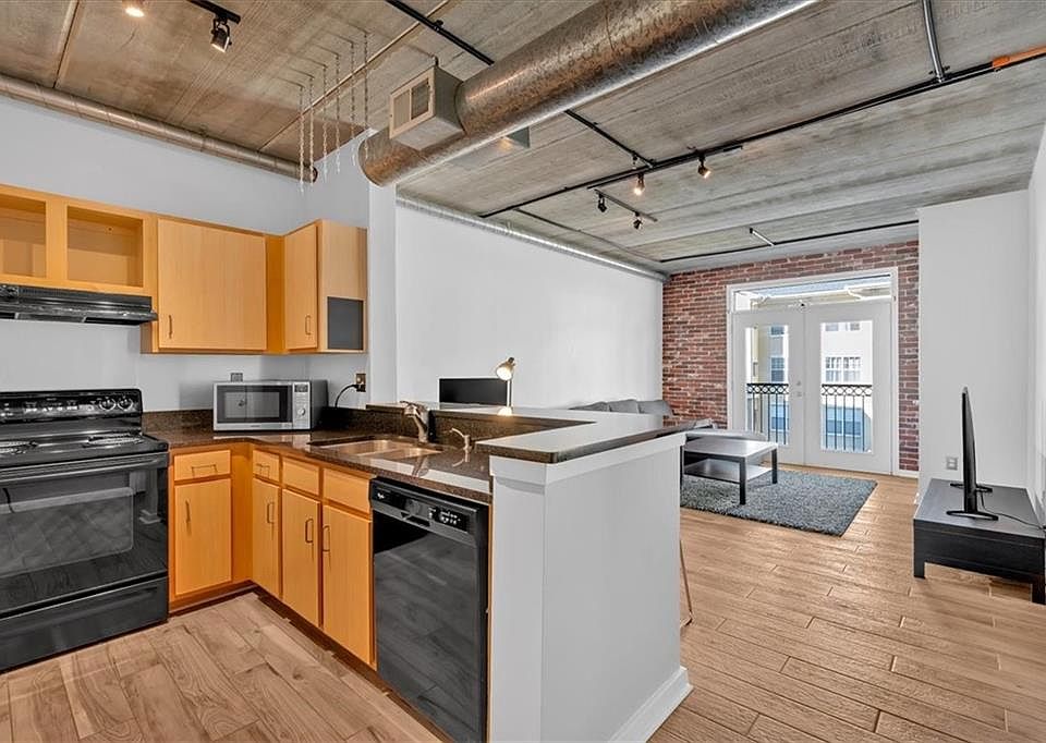 1st image of 800 Peachtree St NE APT 2405