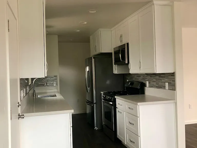 Ronald Pl — Photo 4