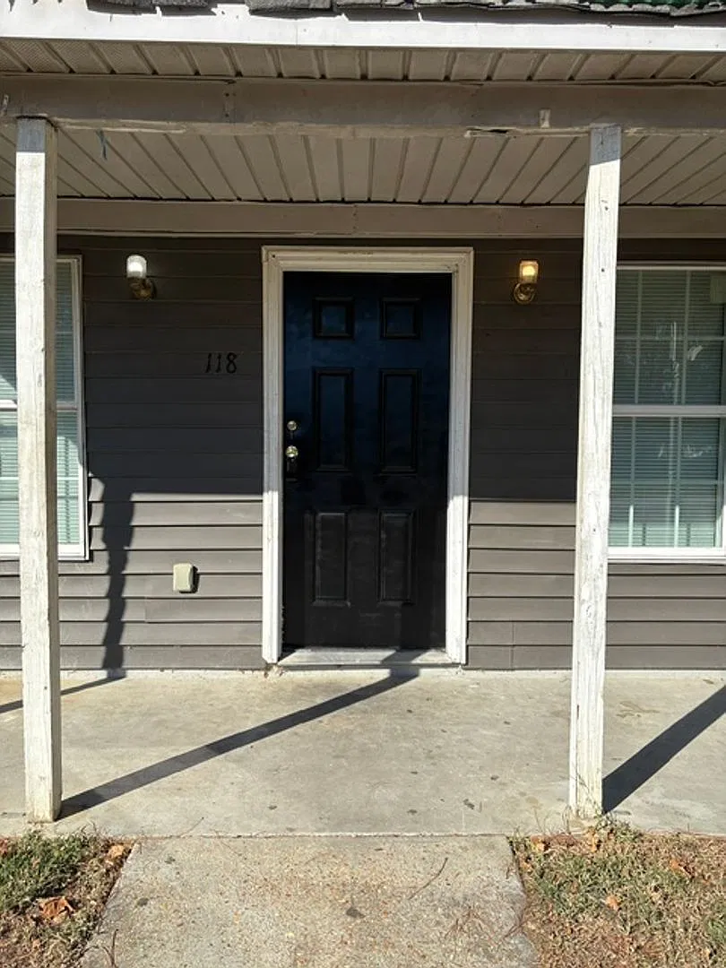 Renovated 3 Bedroom 2 Bath Home for Rent! — Photo 4