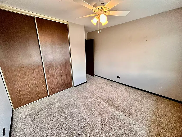 2S701 Winchester Cir E #3 — Photo 11