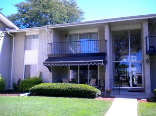 8417 Kennedy Cir UNIT 5, Warren, MI 48093