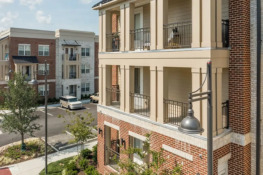 Monroe Gates Apartments — Photo 4