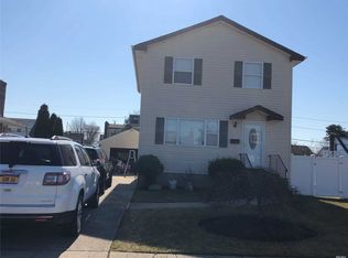 00014 E June St, Lindenhurst, NY 11757
