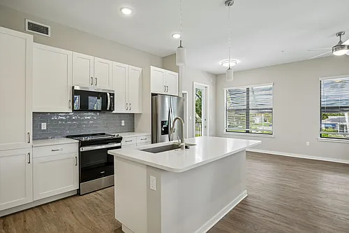 Imperial Crossing Luxury Apartment Homes Photo 1
