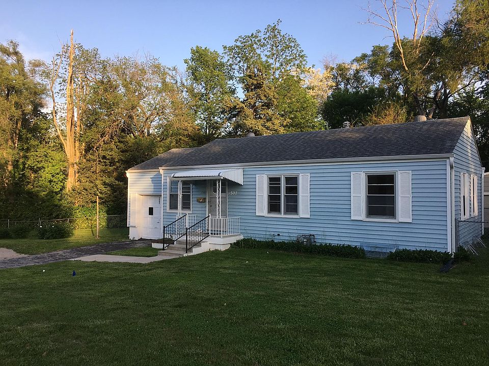 Quiet neighborhood, with large yard