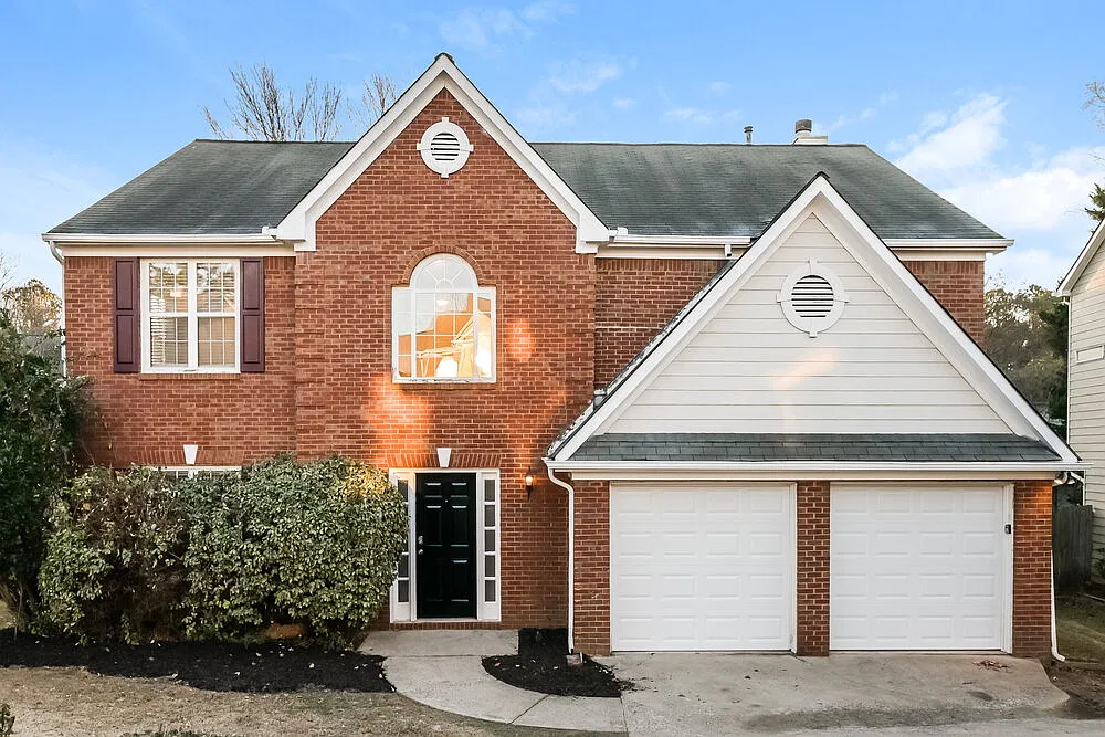 3 bed, 2.5 bath, 2302 sqft, $2,825 — Photo 1