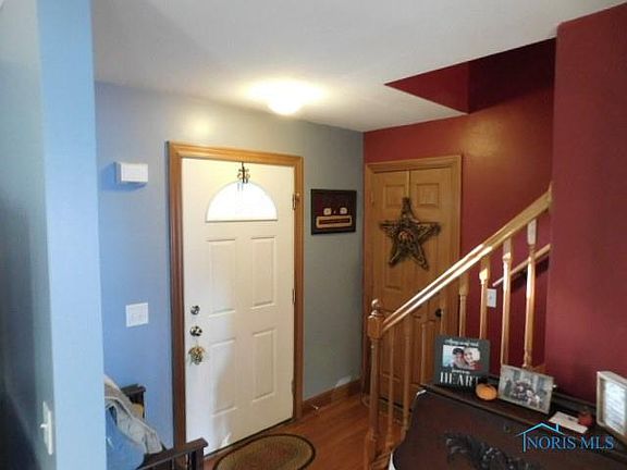 2nd image of 107 N Joslyn St