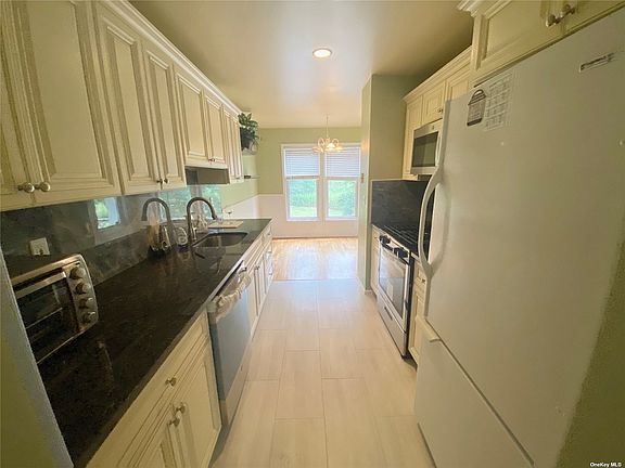 2nd image of 37 Sea Court Ln