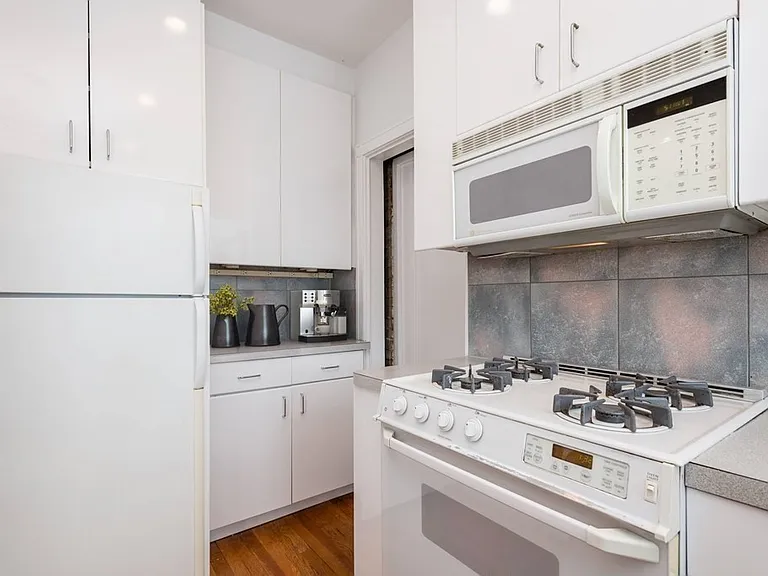 79 Martin St #33 — Photo 8
