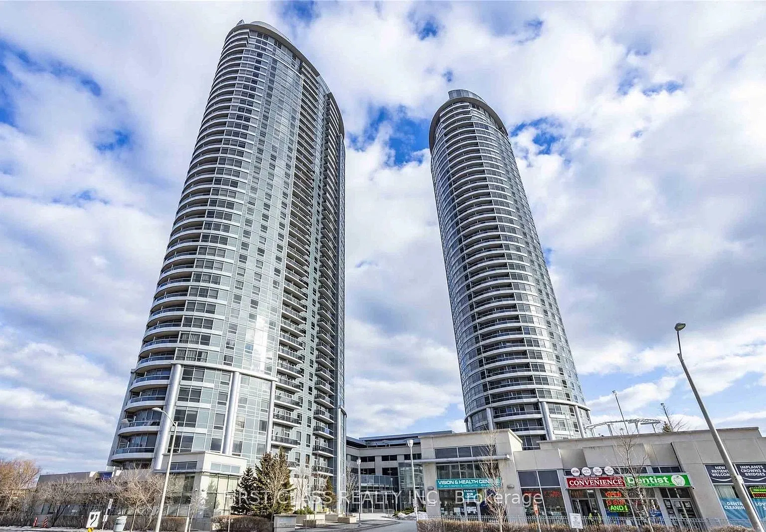 3 bed, $2,700 — Photo 1