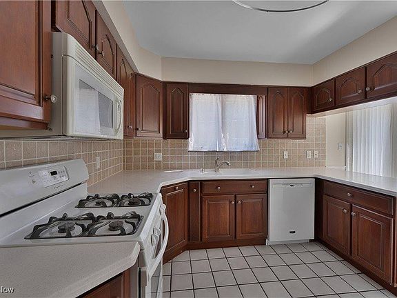2nd image of 4185 Adeer Dr